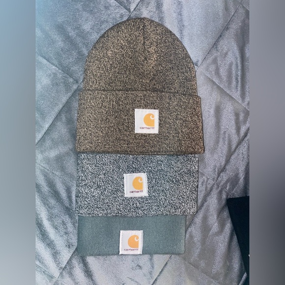 Carhartt Accessories - Lot of Carhartt beanies